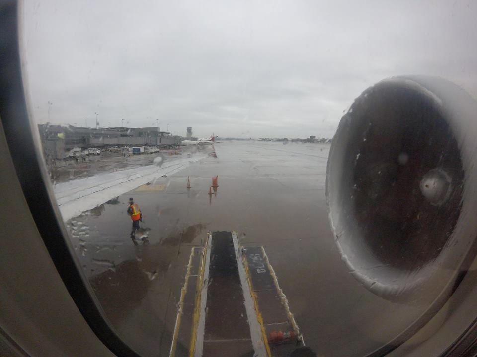 Delta Air Lines Regional Jet Fleet McDonnell Douglas MD-88 economy class cabin engine views photos
