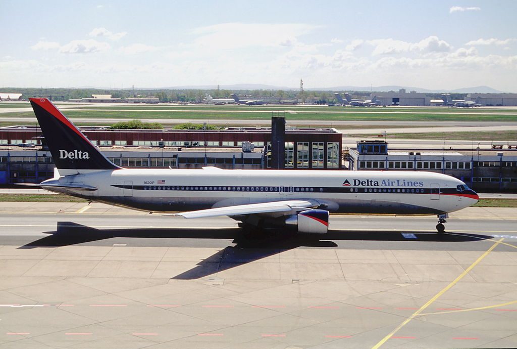 Delta Air Lines Widebody Aircraft Boeing 767-332ER, N1201P @FRA Frankfurt Airport, Germany