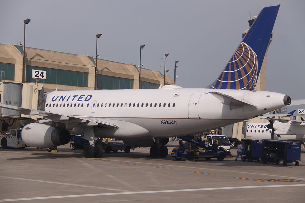 N823UA Airbus A319 United Airlines Fleet on boarding gate at Kansas City International Airport