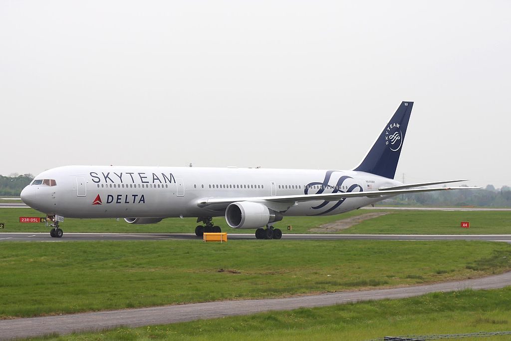 N844MH Boeing B767-432ER Delta Air Lines Fleet (Skyteam livery colors) at MAN Manchester Airport