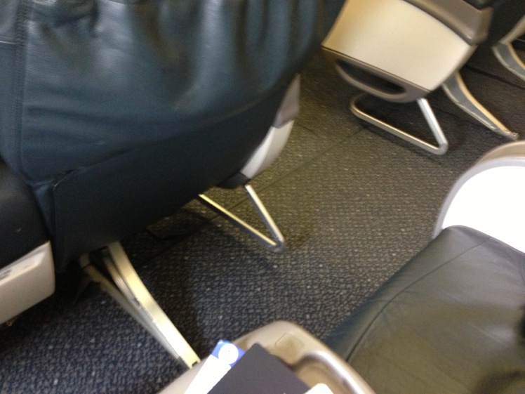 United Airlines Airbus A319-100 Business Class (Domestic First:United First) Legroom Photos