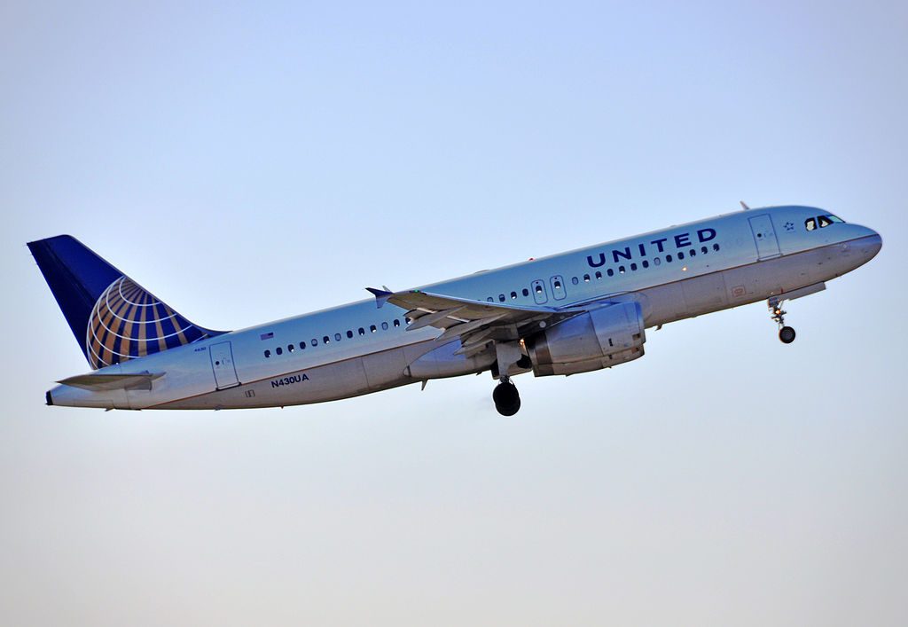 United Airlines Aircraft Fleet N430UA Airbus A320-232 at Raleigh-Durham International Airport
