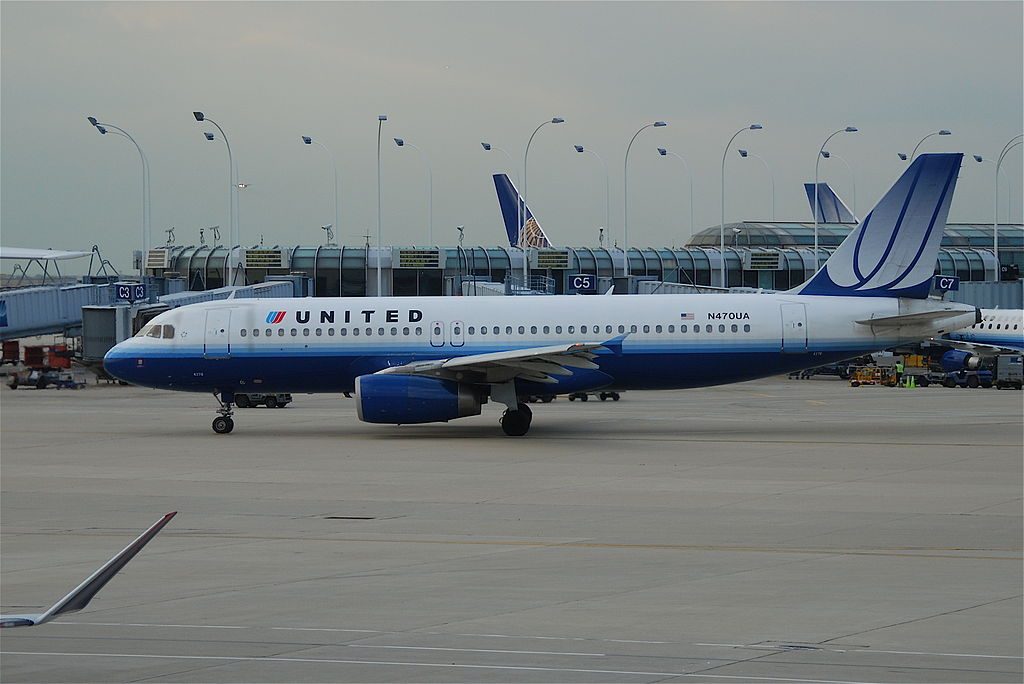 United Airlines Narrow Body Aircraft Airbus A320-232; N470UA @ORD O'Hare International Airport