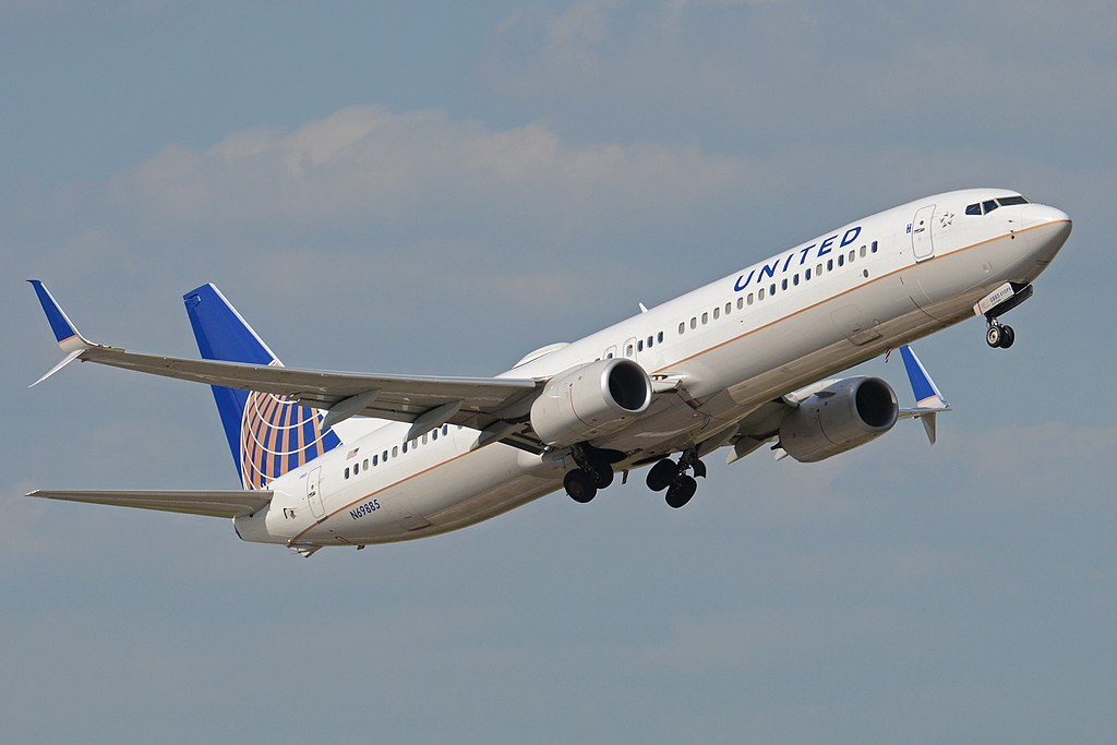 Boeing 737-924ER(w) ‘N69885’ United Airlines c:n 42189, l:n 5490. Built 2015. Seen departing on flight UAL1700 to San Francisco. George Bush Intercontinental Airport, Houston, Texas, United States