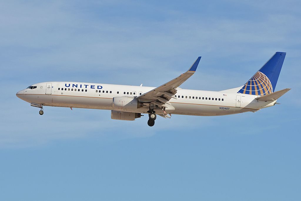 Boeing 737-924(w) ‘N35407’ United Airlines c:n 30124, l:n 951. Built 2001. Seen arriving on flight UAL1256 from Cleveland. McCarran International Airport, Las Vegas, NV, USA