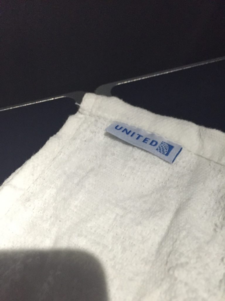 United Airlines Aircraft Fleet Boeing 737-900ER Business:First Class Cabin Inflight Amenities Hot Towels Services