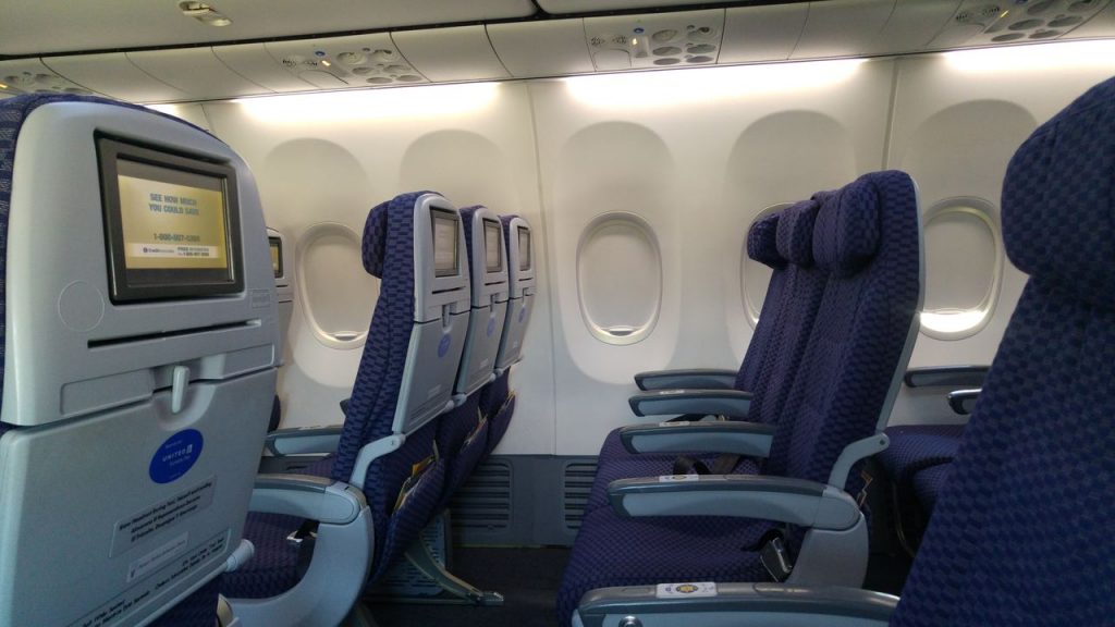 United Airlines Fleet Boeing 737-800 Premium Eco:Economy Plus Seats Row Photos