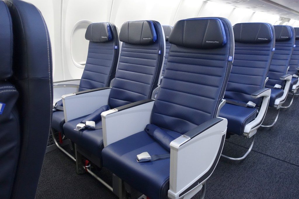 United-Airlines-Fleet-Boeing-737-Max-9-N67501-Aircraft-Economy-Plus-first-row-seats-doesn’t-have-a-dividing-wall-between-first-class.jpg