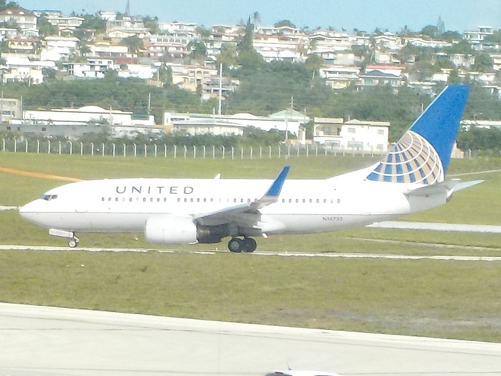 United Airlines Fleet N14735 (ex Continental Airlines) Boeing 737-724 cn:serial number- 28950:376 at Guam airport