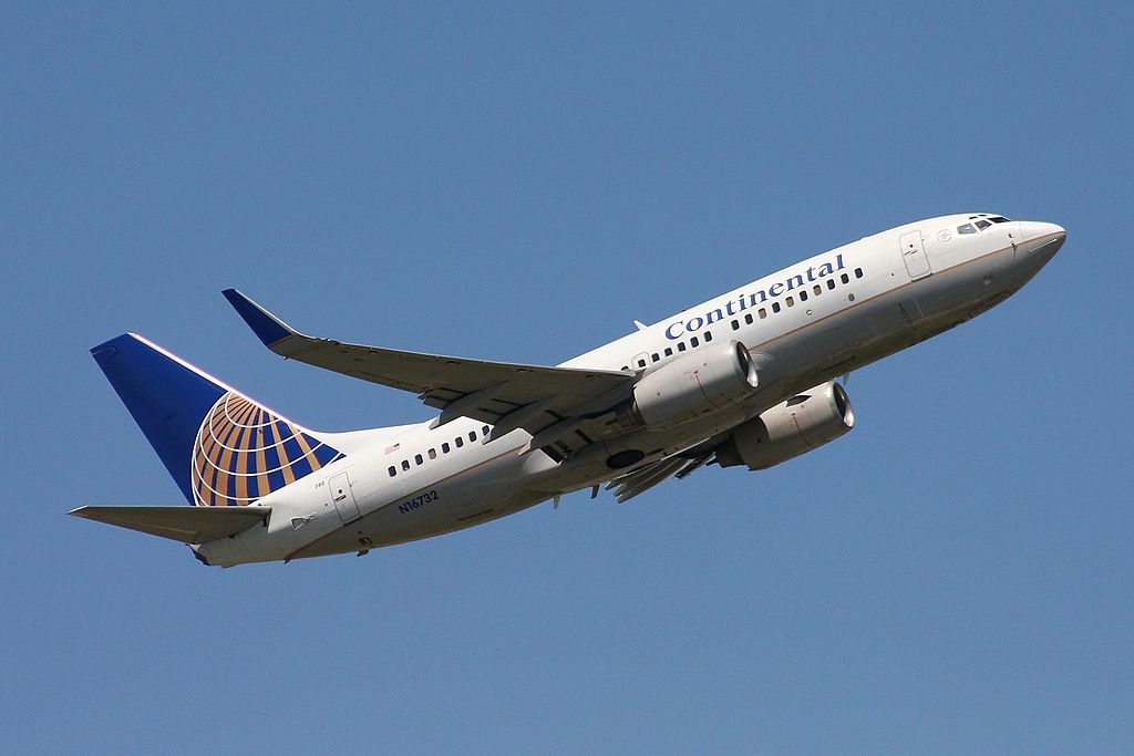United Airlines Fleet N16732 (ex Continental Airlines) Boeing 737-724 winglet cn:serial number- 28948:352 departure Vancouver International Airport