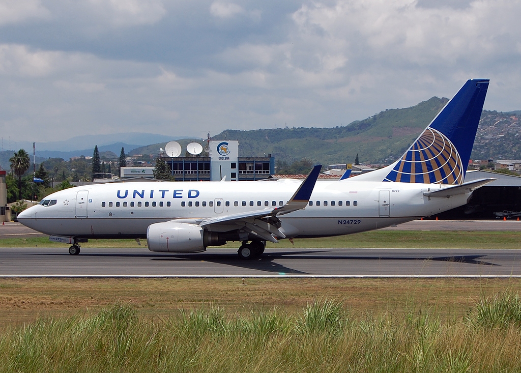 United Airlines Fleet N24729 (ex Continental Airlines) Boeing 737-724 cn:serial number- 28945:325 taxiing at Tegucigalpa Toncontin Int'l - MHTG, Honduras
