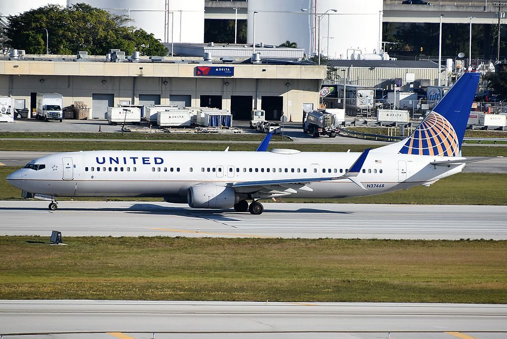 United Airlines Fleet N37468 Boeing 737-924(ER) departing runway 28R at Fort Lauderdale–Hollywood International Airport