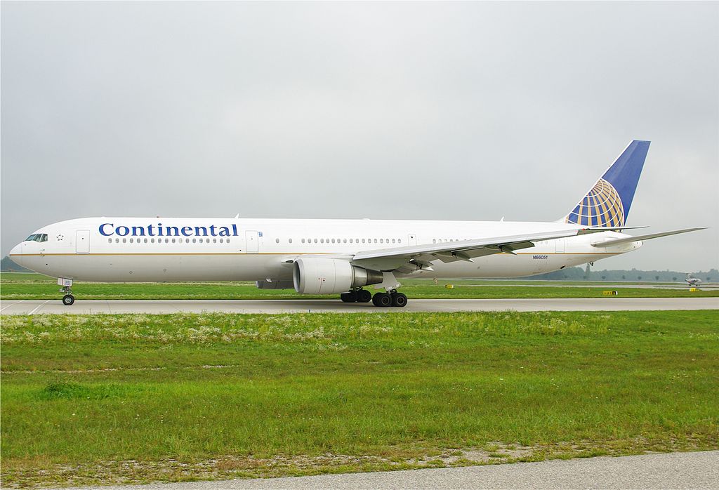 Boeing 767 424ER cnserial number 29446799 United Airlines Fleet N66051 ex Continental at Munich Airport IATA MUC ICAO EDDM Flughafen München