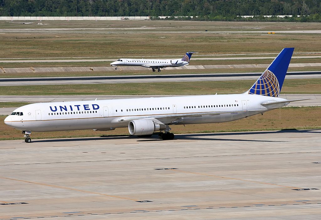 Boeing 767 424ER cnserial number 29452859 United Airlines Fleet N66057 ex Continental at Houston George Bush Intercontinental Airport KIAH USA Texas