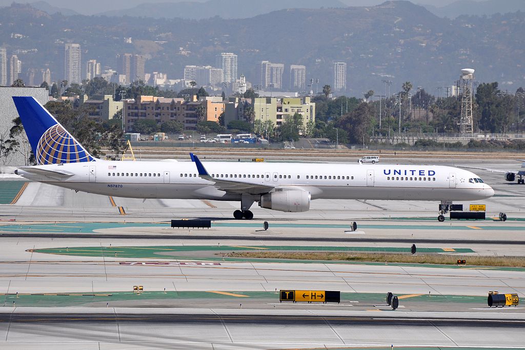 United Airlines Aircraft Fleet Ex Continental N57870 Boeing 757 33nwl
