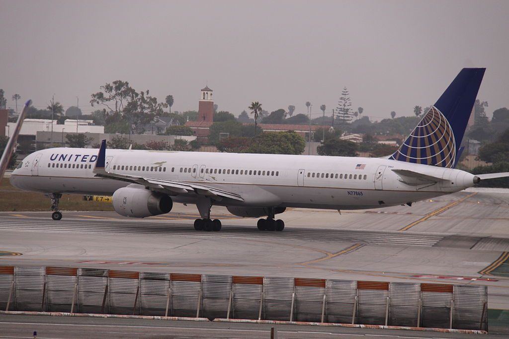 United Airlines Aircraft Fleet ex Continental N77865 Boeing 757 33N cnserial number 325891003 at Los Angeles International