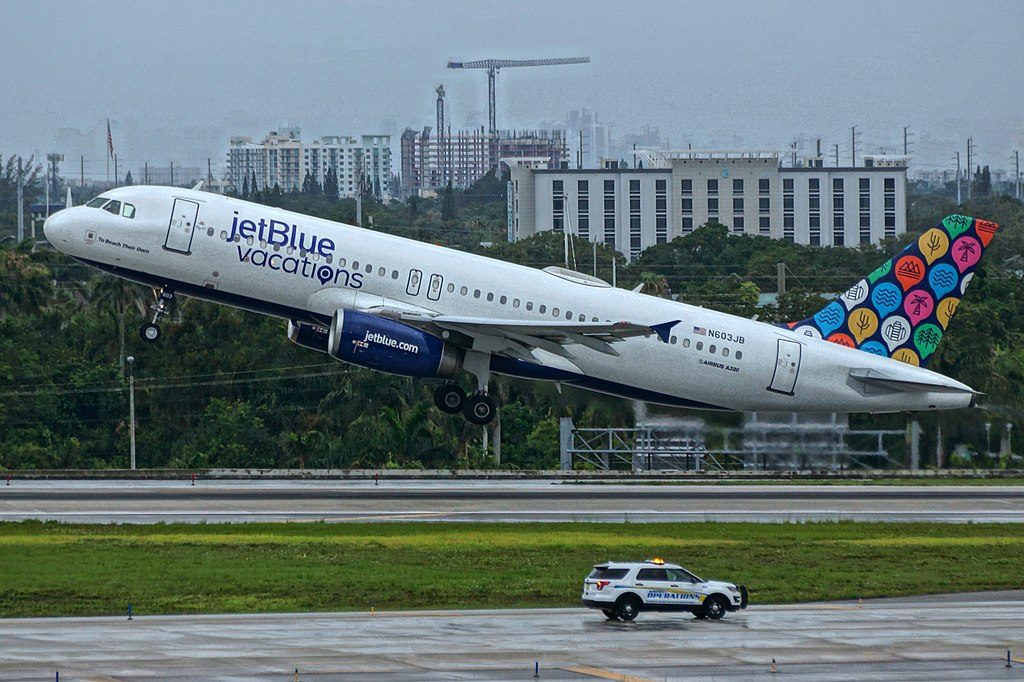 Airbus A320 200 N603JB To Beach Their Own JetBlue Vacations Special Livery at Fort Lauderdale – Hollywood International Airport