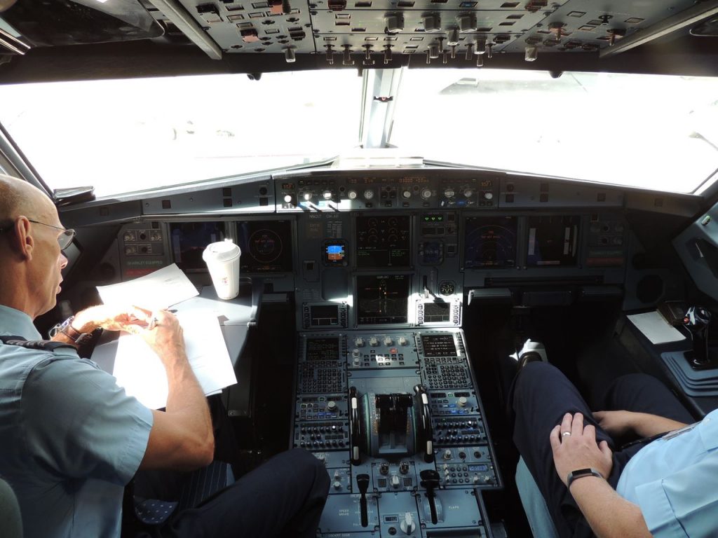 Airbus A321 200 JetBlue Airways Cabin Cockpit Photos