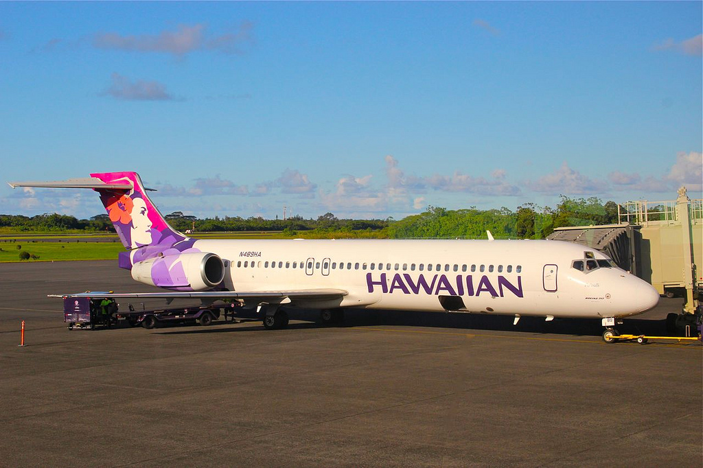 Boeing 717 26R cnserial number 550025003 N489HA Poouli Hawaiian Airlines Fleet at Hilo International Airports jetway