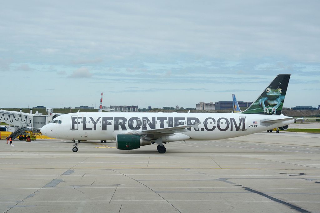 Frontier Airlines Airbus A320 200 N221FR Bugsy the Tree Frog at OHare International Airport
