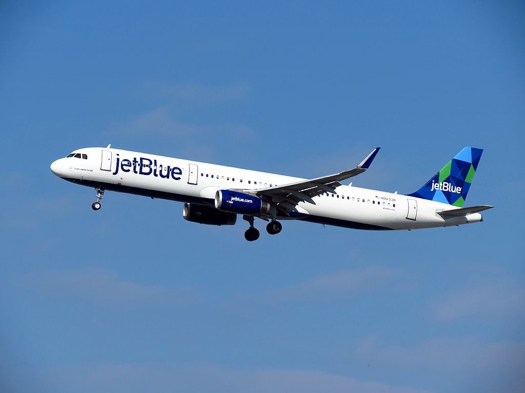 JetBlue Airways N923JB Its Mint To Be Airbus A321 200 Los Angeles International Airport