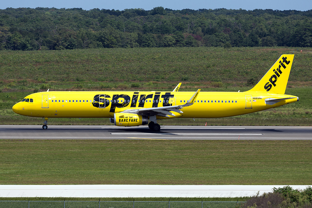 N669NK Spirit Airlines Airbus A321 231 taxiing on runway at Atlantic City International Airport