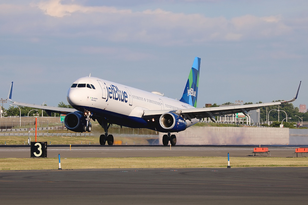JetBlue Airways Fleet Airbus A321200 Details and Pictures