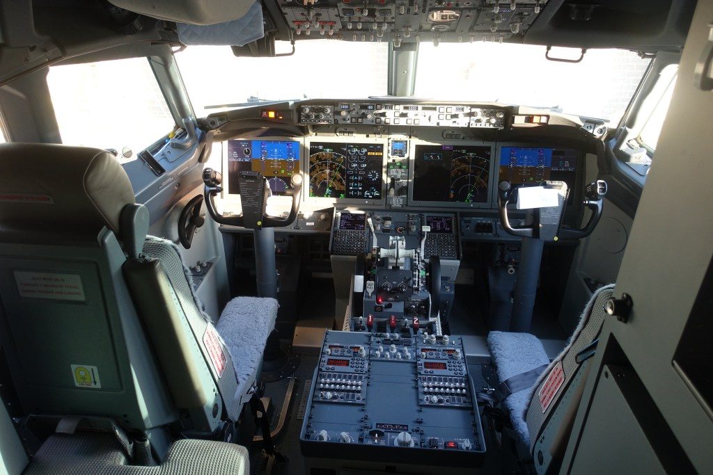 Southwest Airlines Boeing 737 Max 8 Aircraft Details Pilot Seats Cockpit Photos