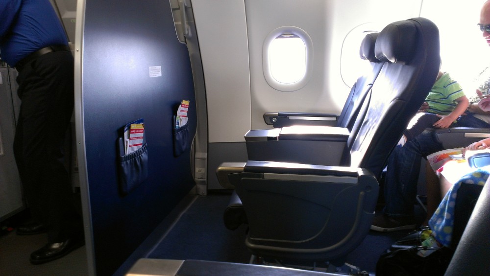 Spirit Airlines Fleet Airbus A320 200 Cabin Bulkhead Big Front Seats Layout Photos