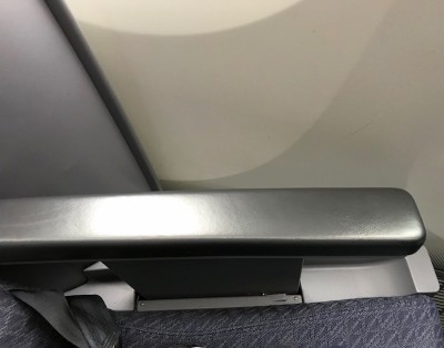 United Airlines Aircraft Fleet Boeing 787 8 Dreamliner Polaris BusinessFirst Class Cabin Armrest Can Be Lowered For More Space