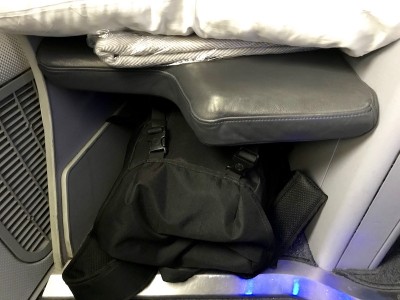 United Airlines Aircraft Fleet Boeing 787 8 Dreamliner Polaris BusinessFirst Class Cabin Seat Storage Photos 2