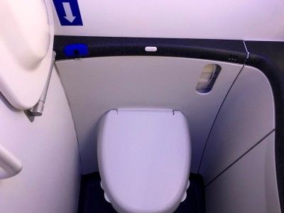 United Airlines Aircraft Fleet Boeing 787 8 Dreamliner Polaris BusinessFirst Class Cabin ToiletBathroomLavatory Photos 2