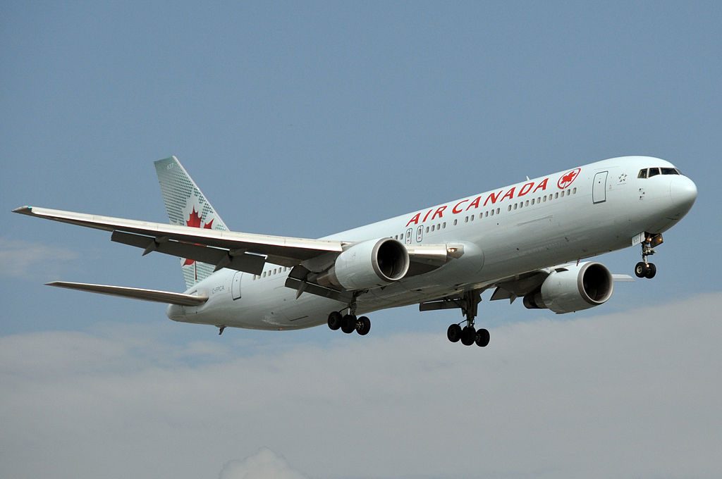 Air Canada Boeing 767 300ER C FPCA on final approach at Montréal Pierre Elliott Trudeau International Airport