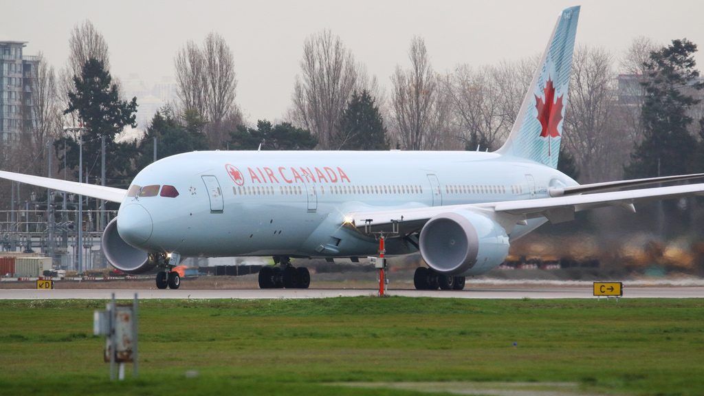 Air Canada Boeing 787 9 Dreamliner C FKSV at Vancouver International Airport