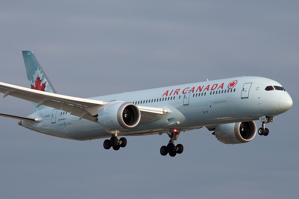 Air Canada Boeing 787 9 Dreamliner C FNOG Approaching YYZ Toronto Pearson International Airport