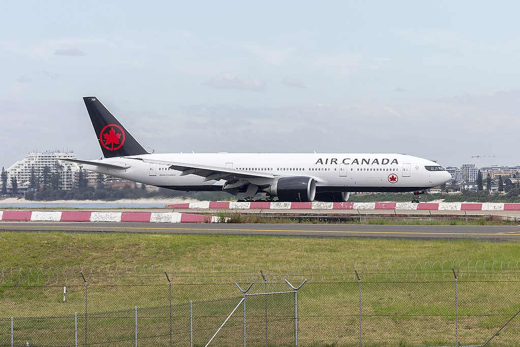 Air Canada C FNNH Boeing 777 200LR arriving at Sydney Airport