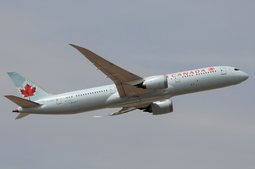Air Canada C FRSA Boeing 787 9 Dreamliner departing London Heathrow LHR EGLL