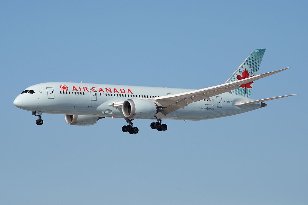 Air Canada Widebody Aircraft Boeing 787 8 Dreamliner C GHPY on final approach at Toronto Pearson International Airport