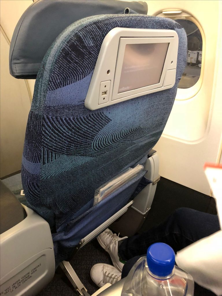 Airbus A320 200 Air Canada aircraft business class cabin seats layout photos