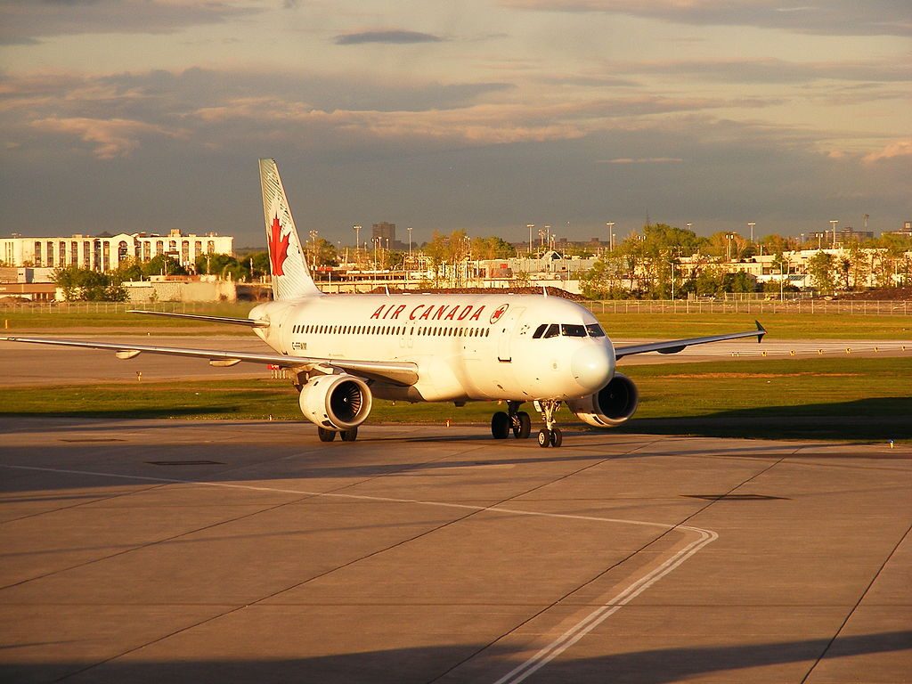 Airbus A320 211 Air Canada Aircraft Fleet C FFWM taxiing on runway at Montréal Pierre Elliott Trudeau International Airport