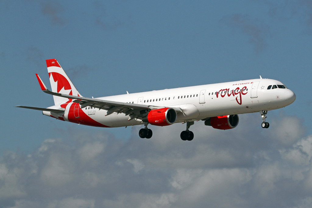 C FJOK Air Canada Rouge Airbus A321 211 on final approach at FLL Fort Lauderdale–Hollywood International Airport
