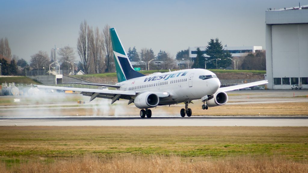 WestJet Boeing 737 600 C GPWS landing at Vancouver International Airport