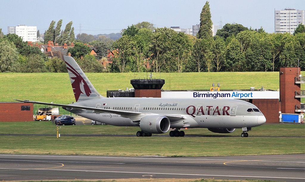 A7 BCE Boeing 787 8 Dreamliner Qatar Airways at Birmingham Airport