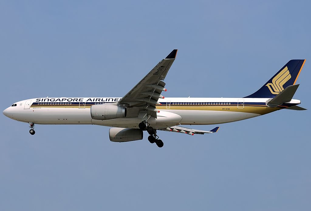 Airbus A330 343X Singapore Airlines 9V STW on final approach at Singapore Changi Intl Airport WSSS