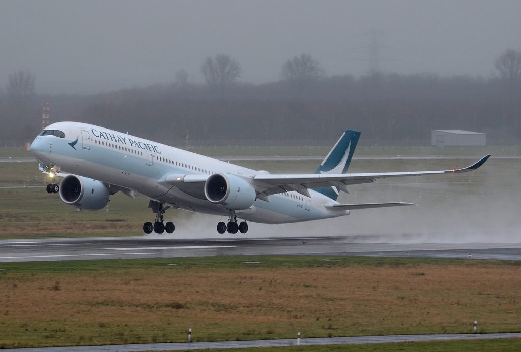 Cathay Pacific Airways Airbus A350 941 B LRU landing and takeoff at Düsseldorf Airport
