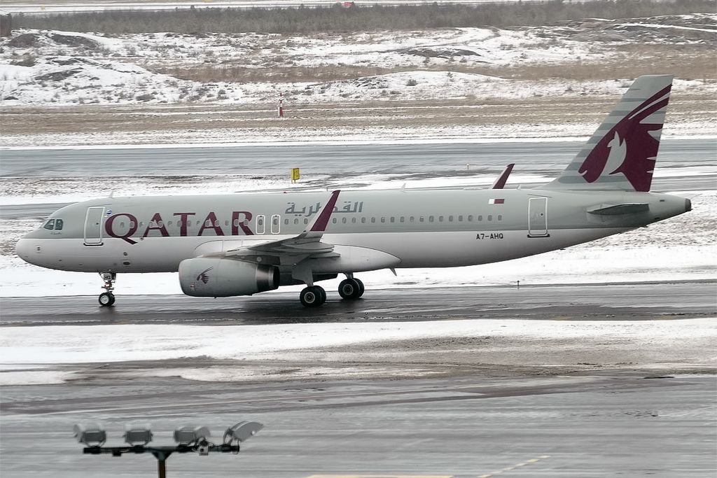 Qatar Airways A7 AHQ Airbus A320 232 at Helsinki Vantaa Airport