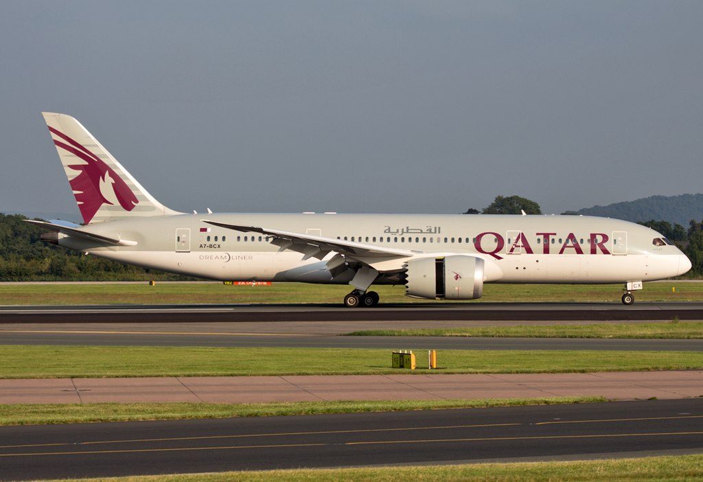 Qatar Airways A7 BCX Boeing 787 8 Dreamliner landing at Manchester Airport