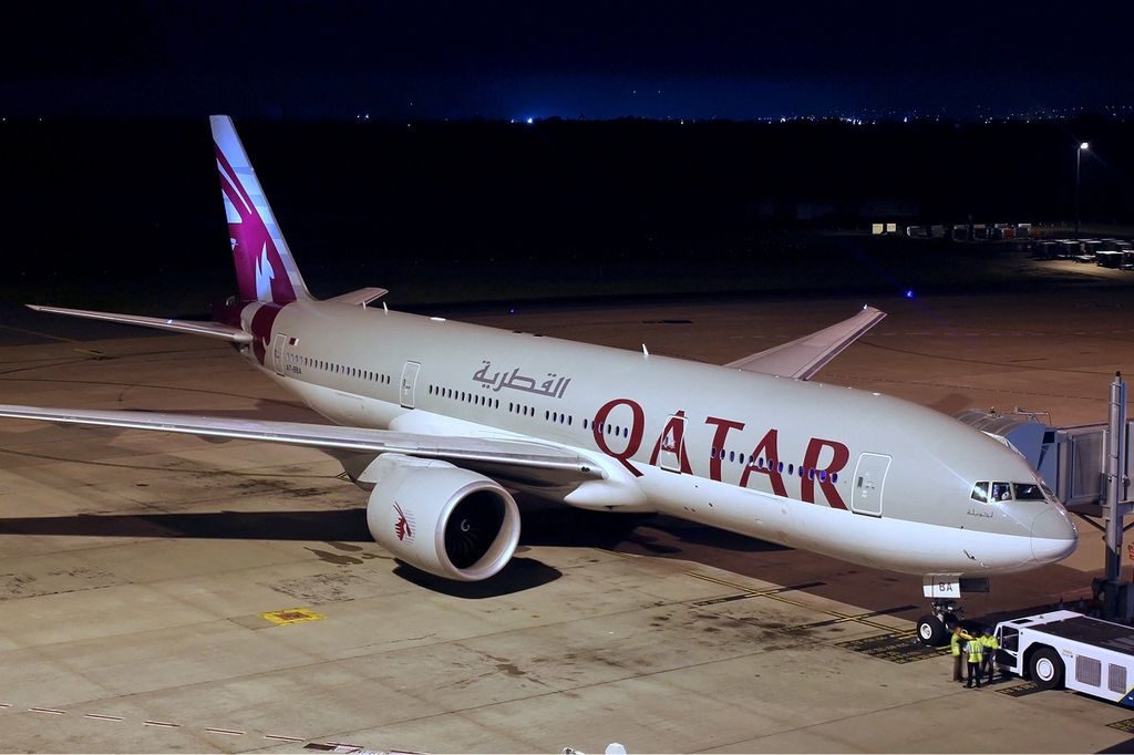 Qatar Airways Boeing 777 2DZ LR at Perth Airport