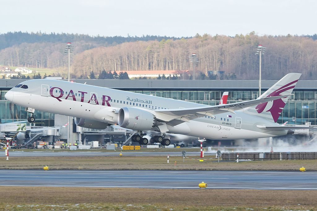Qatar Airways Boeing 787 8 Dreamliner A7 BCO taking off on RWY28 in Zurich