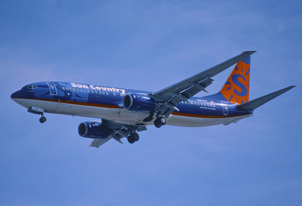 Sun Country Airlines Boeing 737 800 N801SY on final approach at McCarran International Airport